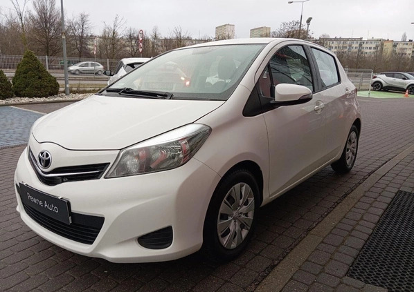 Toyota Yaris cena 26900 przebieg: 211686, rok produkcji 2012 z Głuszyca małe 326